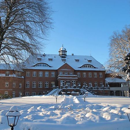 Schloss Basthorst Hotell Crivitz Exteriör bild