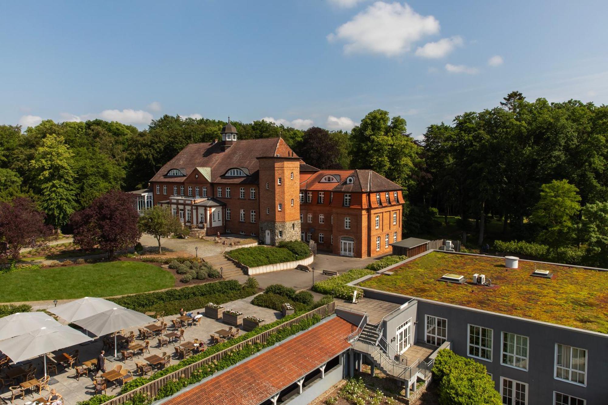 Schloss Basthorst Hotell Crivitz Exteriör bild